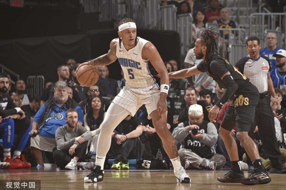 映了他并非 映了他并非