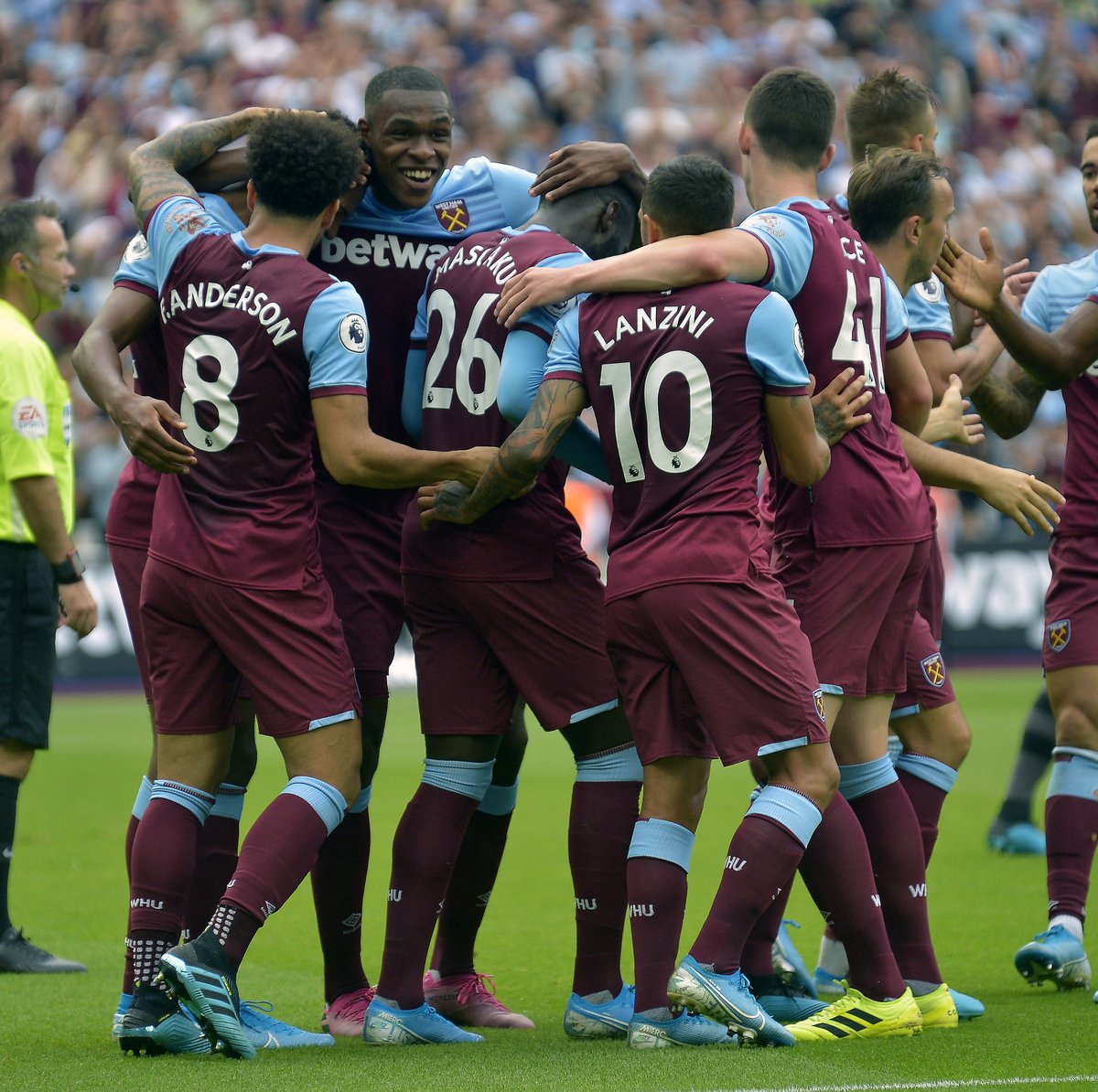 凭借出色的 凭借出色的